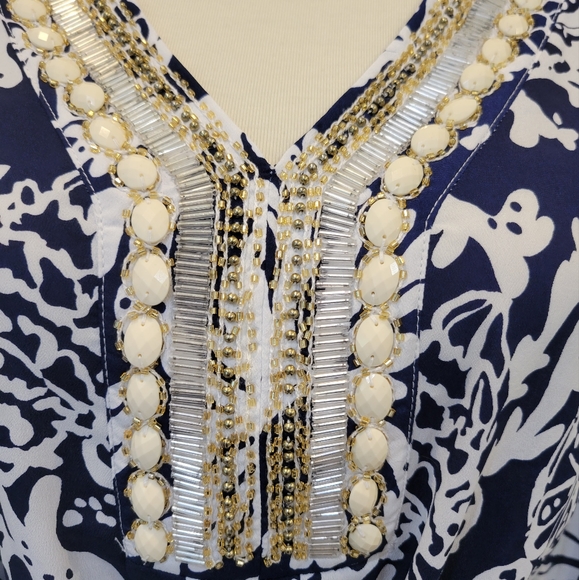 Elegant Navy and White Floral Dress - Picture 3 of 16